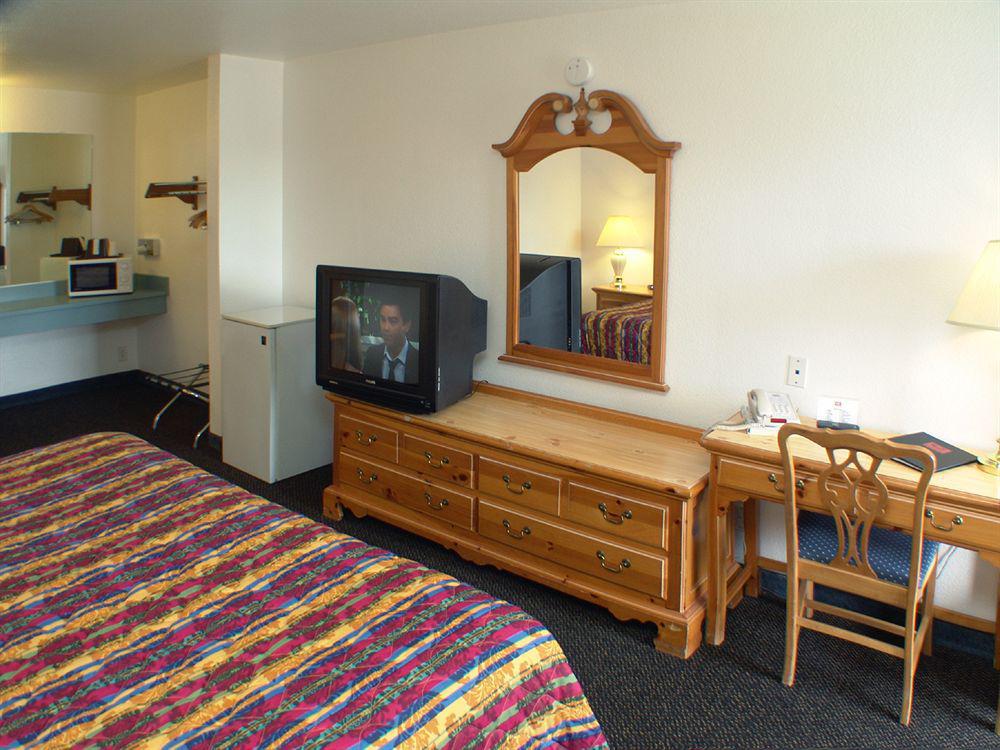 Rodeway Inn Albany Exteriör bild